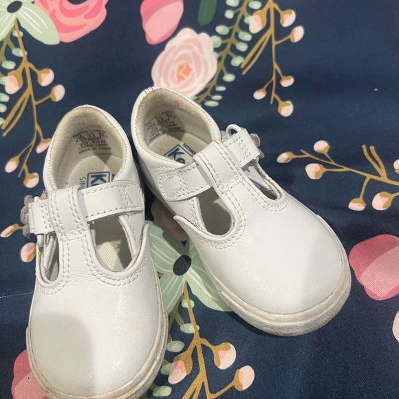 Keds White Kids Dress Shoes - Picture 1 of 1